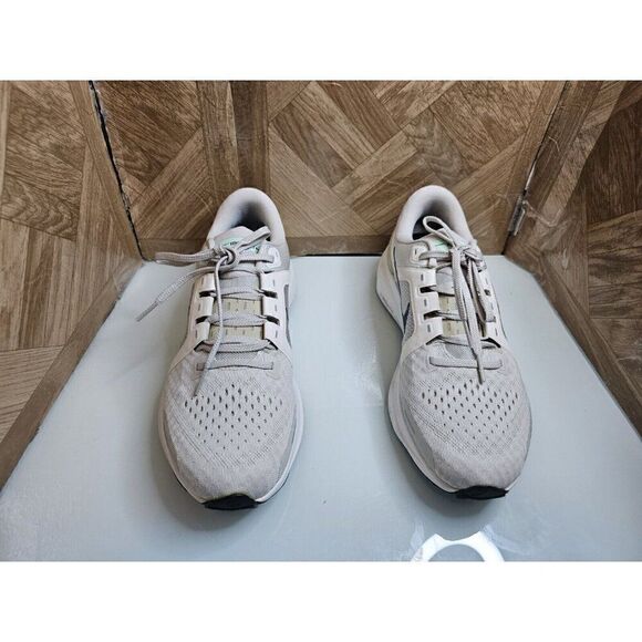 Brand New Nike Women's Air Zoom Vomero 16 Running Shoes 10. 204 - Picture 8 of 10